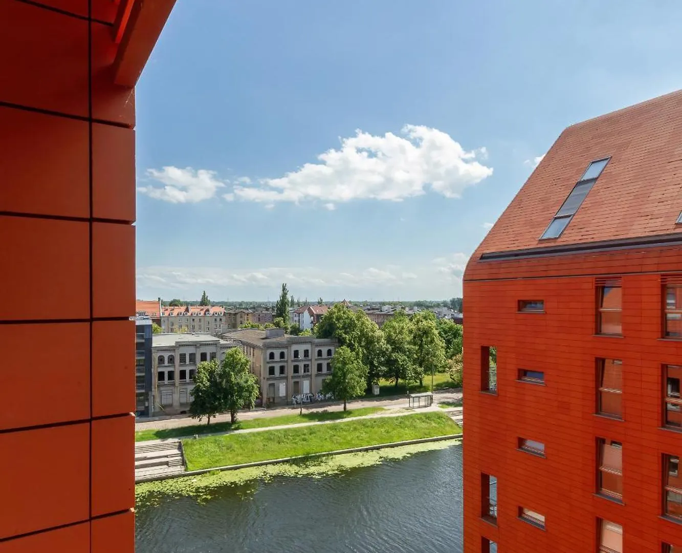 Stunning 2 Bedroom Apartment & Motlawa River View In Gdansk By Noclegi Renters